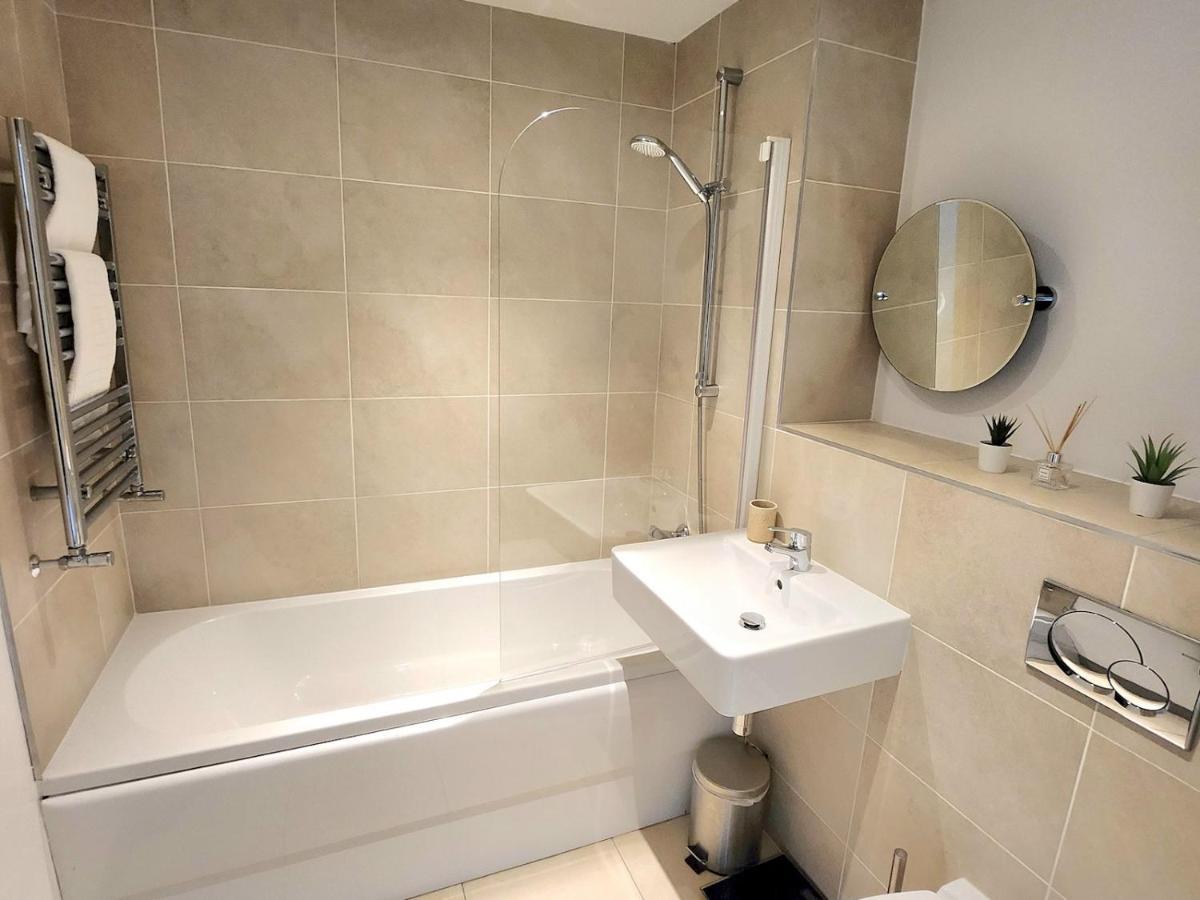 Pass The Keys Stunning Penthouse With Balcony Sunset Views Apartman Belfast Kültér fotó