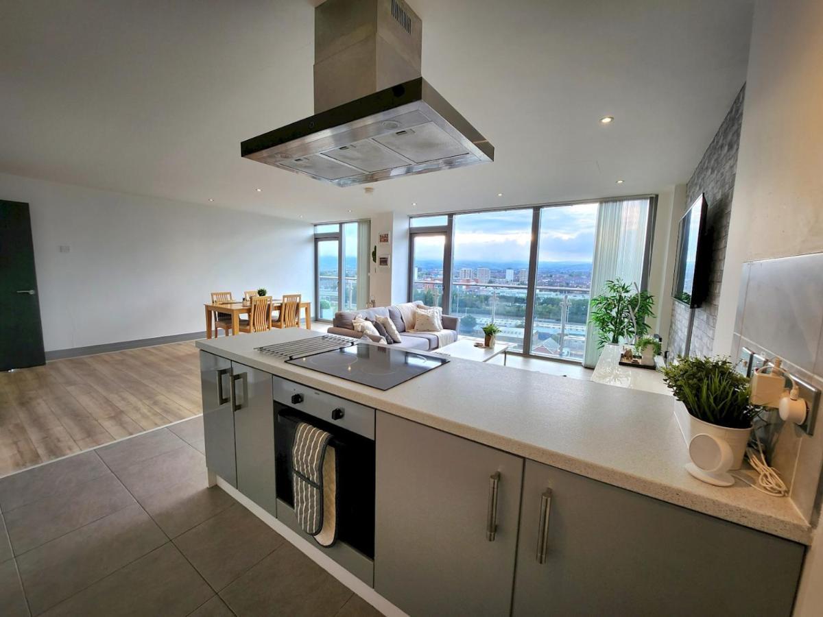 Pass The Keys Stunning Penthouse With Balcony Sunset Views Apartman Belfast Kültér fotó