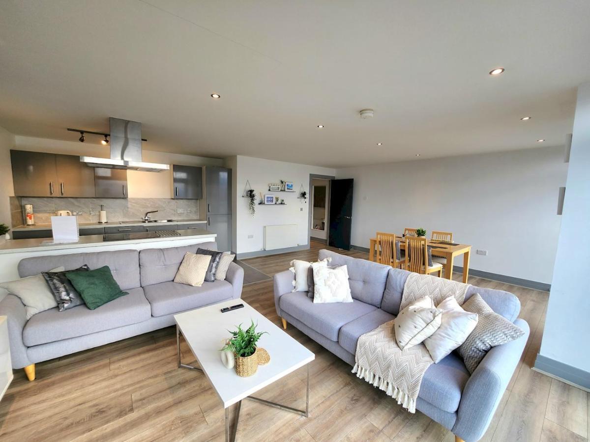 Pass The Keys Stunning Penthouse With Balcony Sunset Views Apartman Belfast Kültér fotó