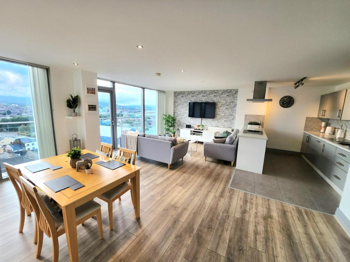 Pass The Keys Stunning Penthouse With Balcony Sunset Views Apartman Belfast Kültér fotó