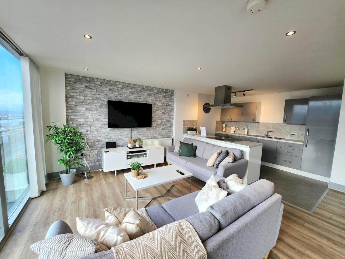 Pass The Keys Stunning Penthouse With Balcony Sunset Views Apartman Belfast Kültér fotó